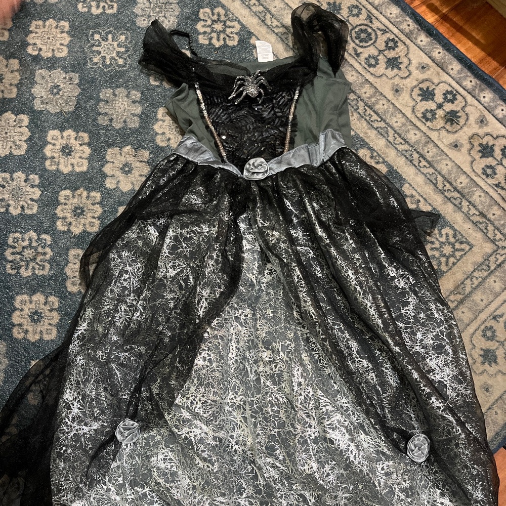 Girls 8-10 Spider bride costume